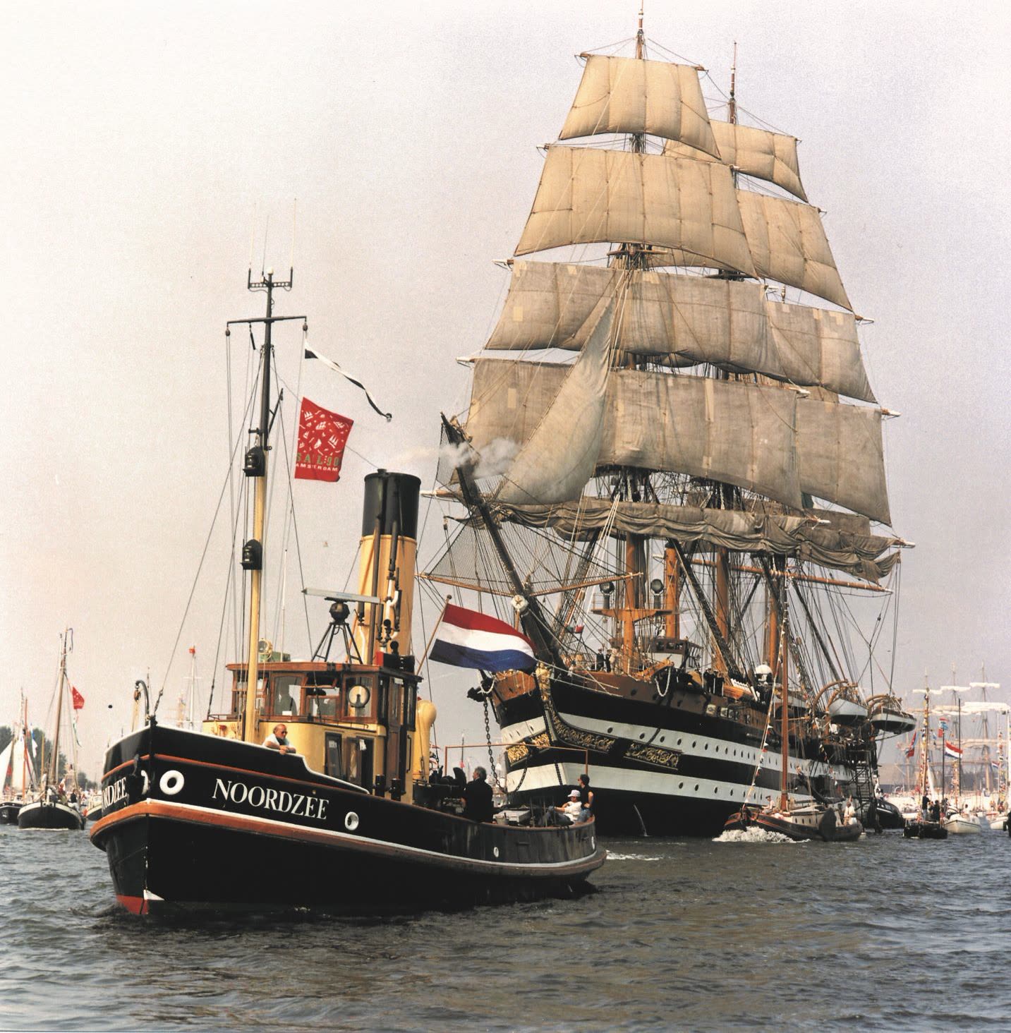 Stoomsleepboot Noordzee in vaart